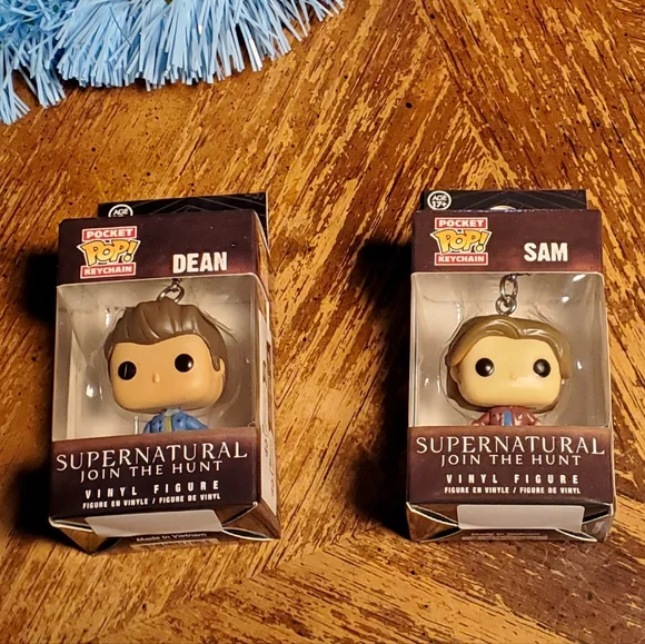 Funko Supernatural Keychain Set - Dean and Sam - Picture 7 of 7